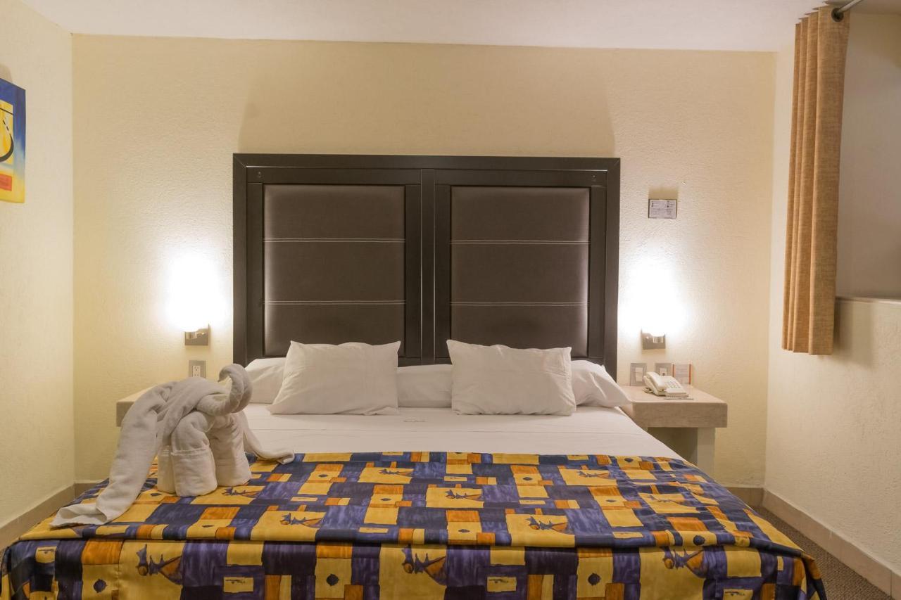 Hotel Posada Guadalupe ปวยบลา ภายนอก รูปภาพ