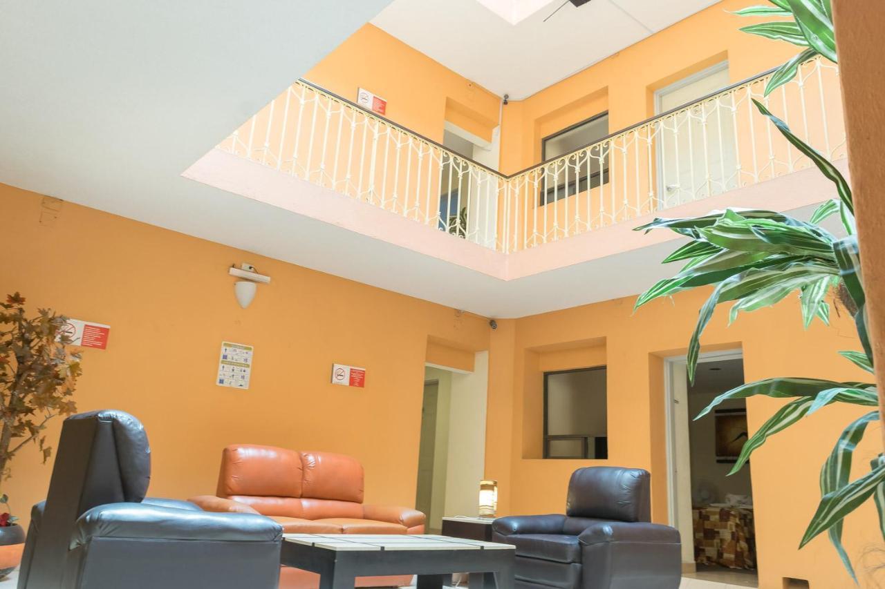 Hotel Posada Guadalupe ปวยบลา ภายนอก รูปภาพ