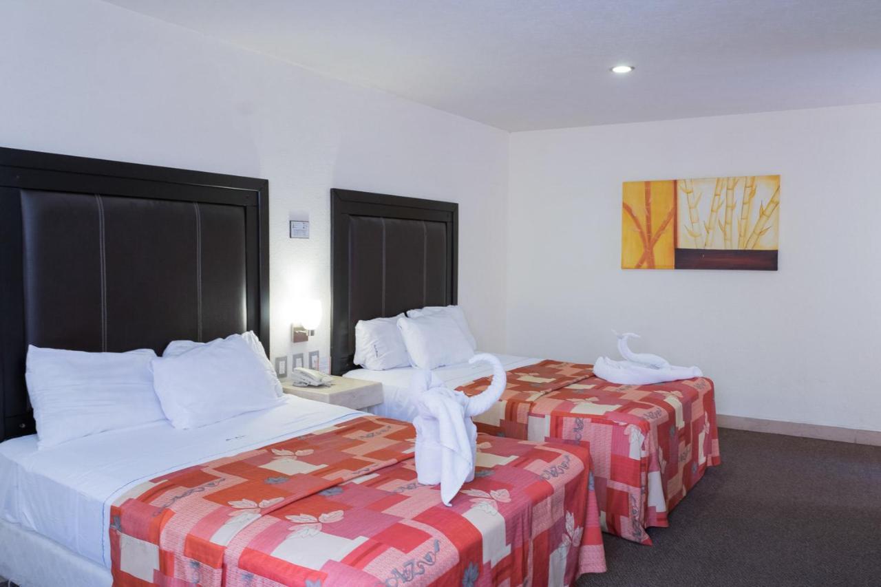 Hotel Posada Guadalupe ปวยบลา ภายนอก รูปภาพ