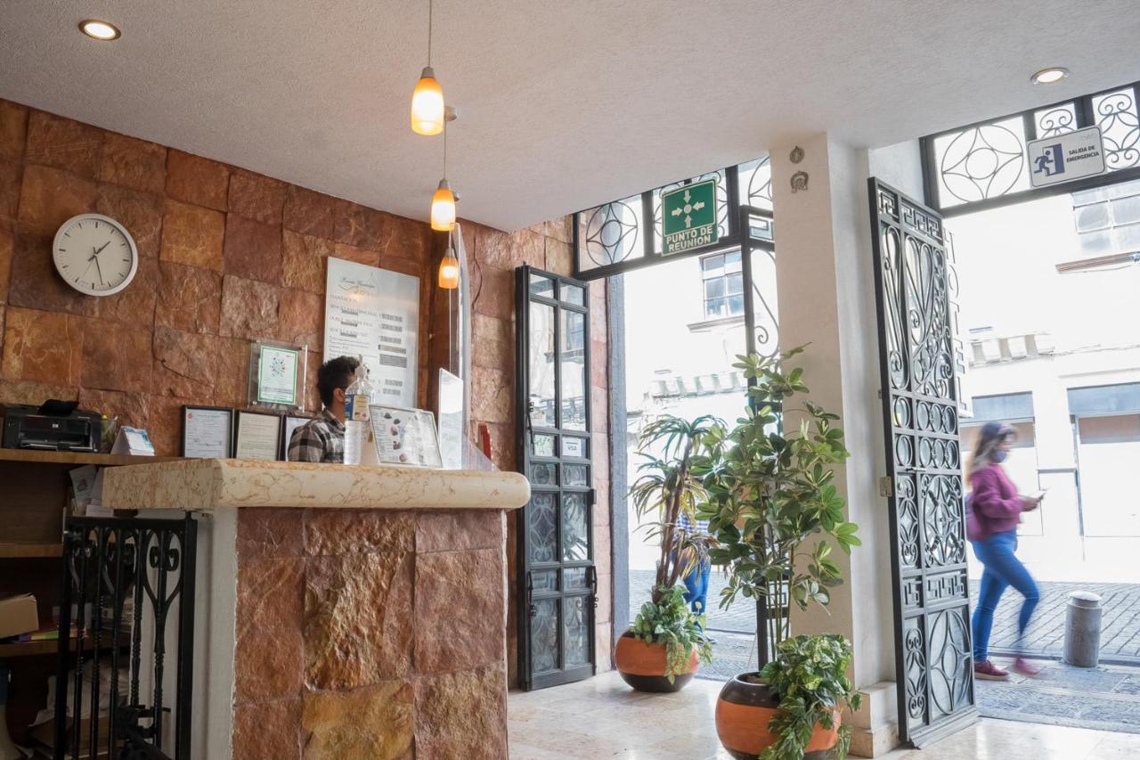 Hotel Posada Guadalupe ปวยบลา ภายนอก รูปภาพ