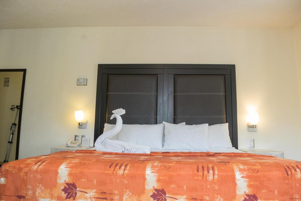 Hotel Posada Guadalupe ปวยบลา ภายนอก รูปภาพ