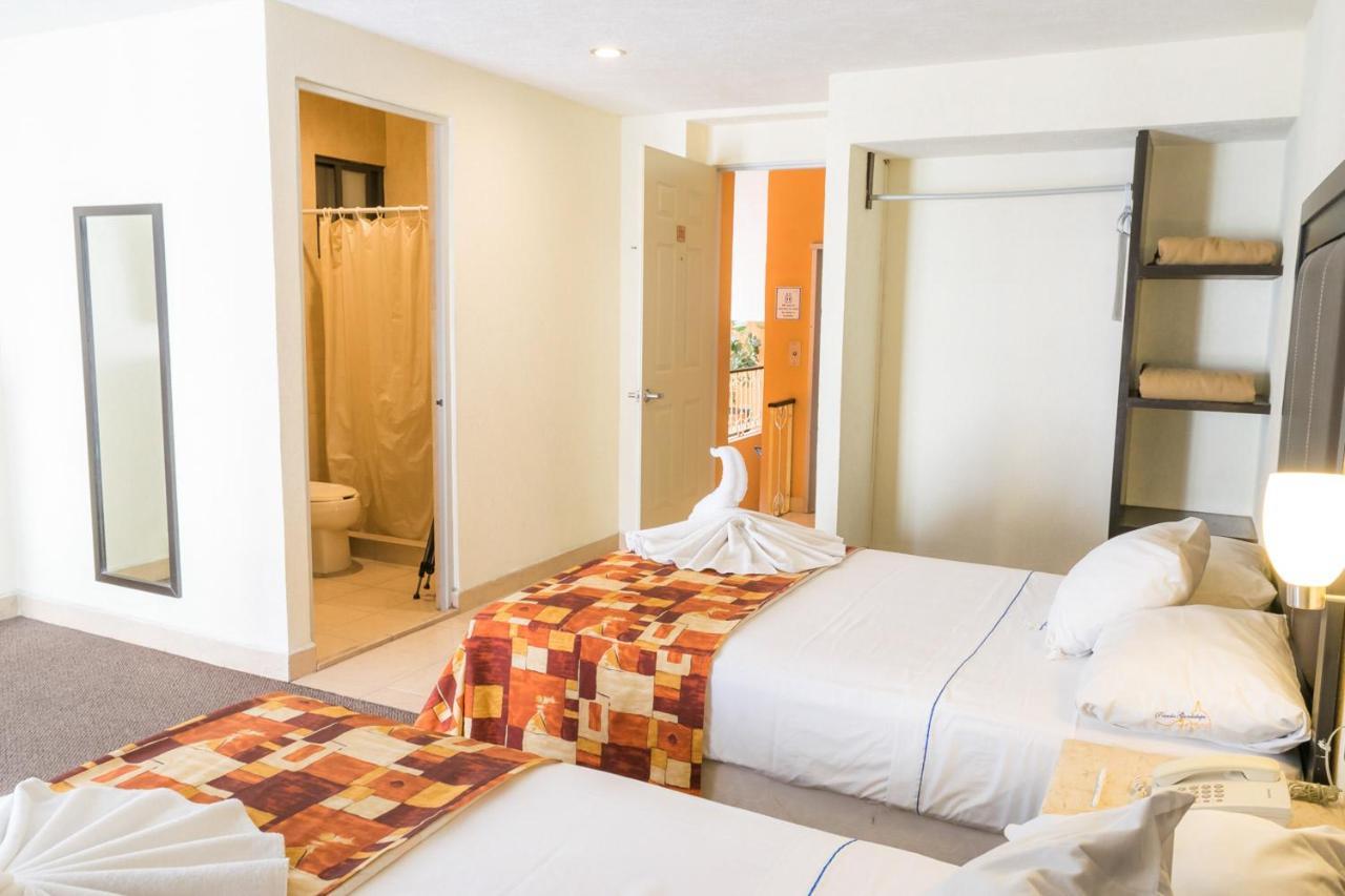 Hotel Posada Guadalupe ปวยบลา ภายนอก รูปภาพ
