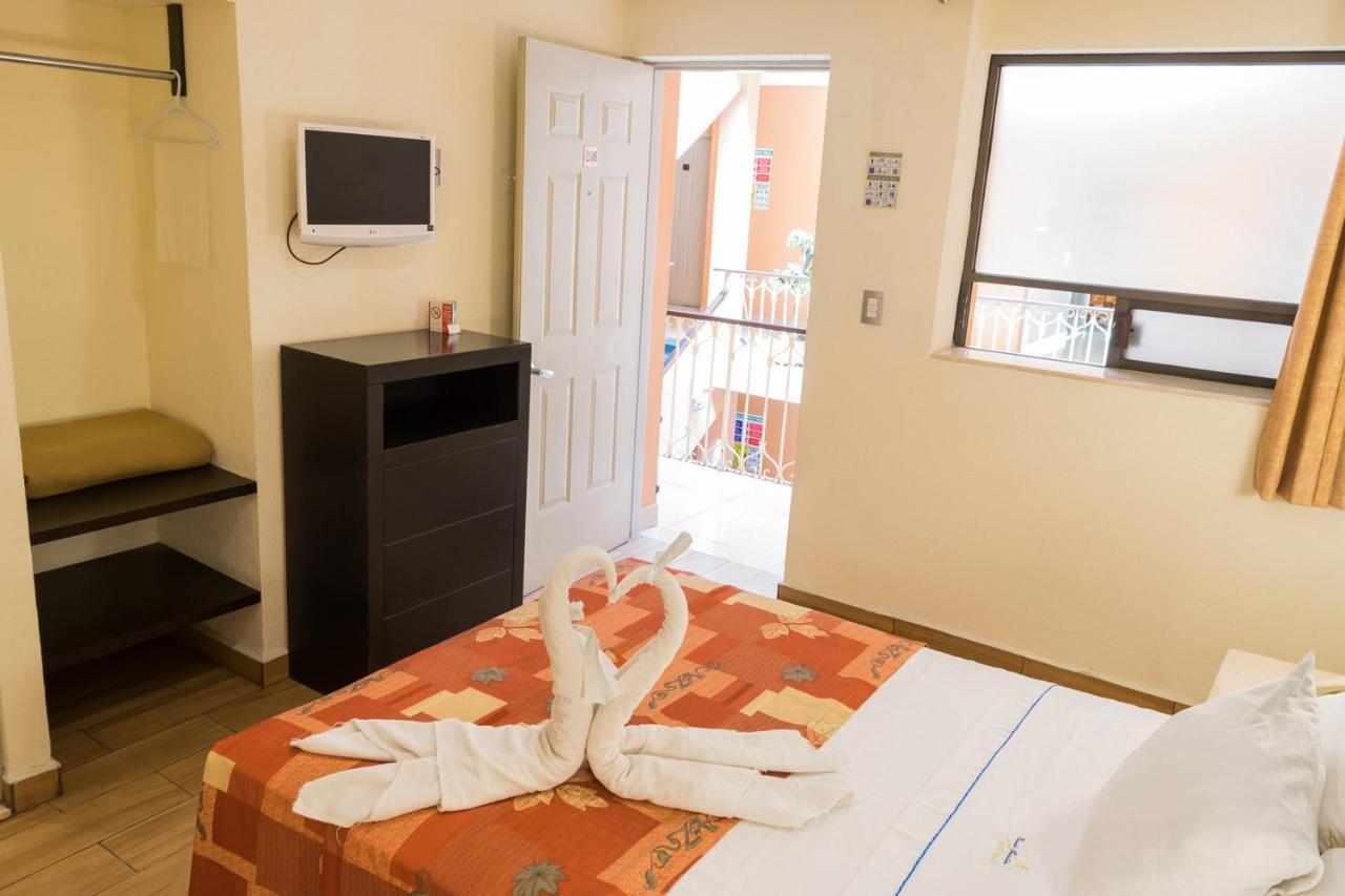 Hotel Posada Guadalupe ปวยบลา ภายนอก รูปภาพ