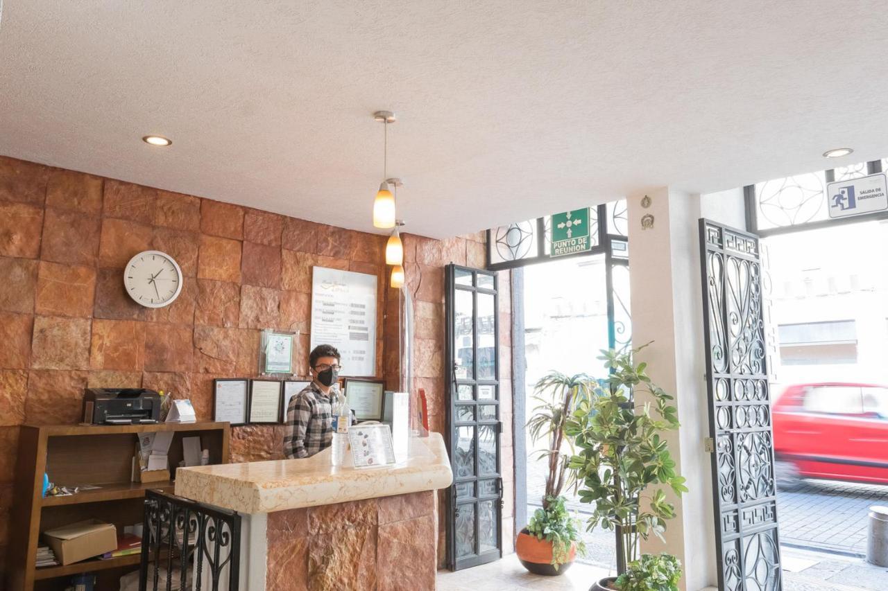 Hotel Posada Guadalupe ปวยบลา ภายนอก รูปภาพ