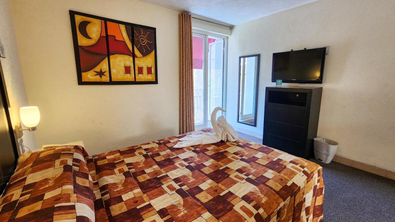 Hotel Posada Guadalupe ปวยบลา ภายนอก รูปภาพ