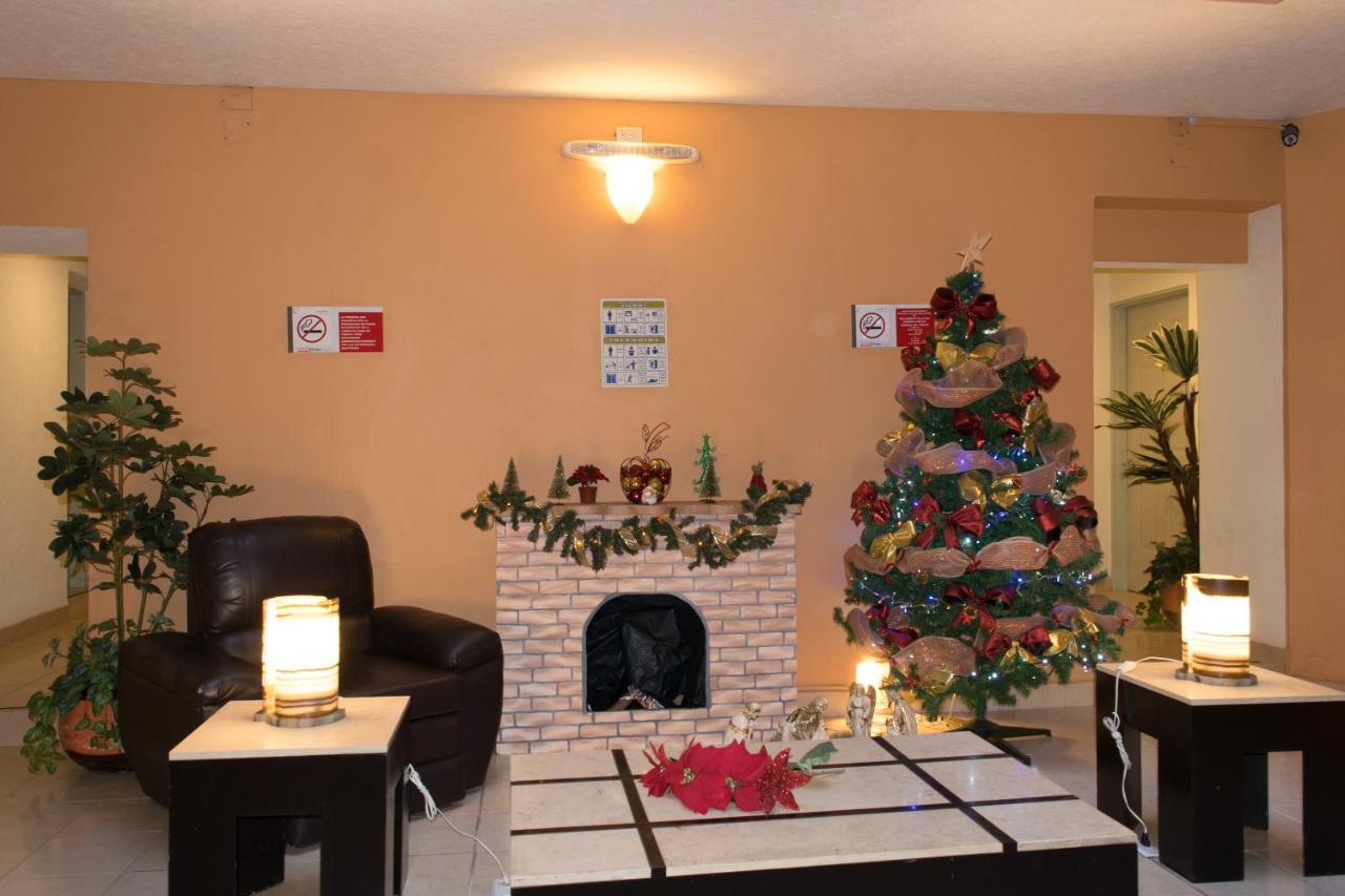 Hotel Posada Guadalupe ปวยบลา ภายนอก รูปภาพ
